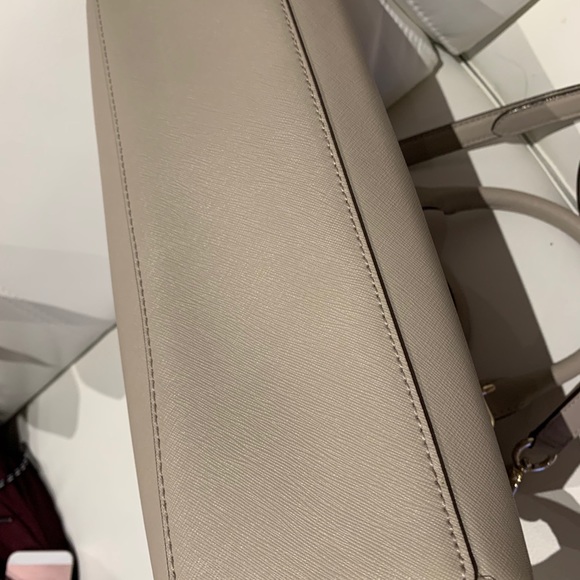 Kate Spade beige handbag with crossbody straps - Picture 5 of 9